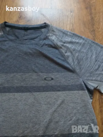 oakley - страхотна мъжка тениска M