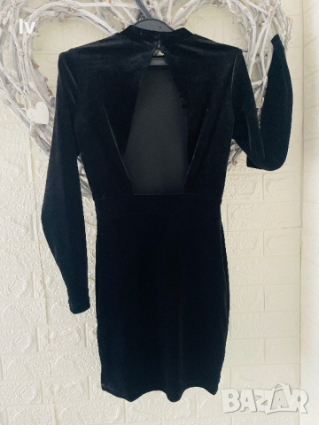 Малка черна рокля, снимка 1 - Рокли - 44881797