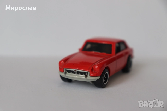 1/64 MATCHBOX MGB GT COUPE КОЛИЧКА МОДЕЛ, снимка 3 - Колекции - 52919228