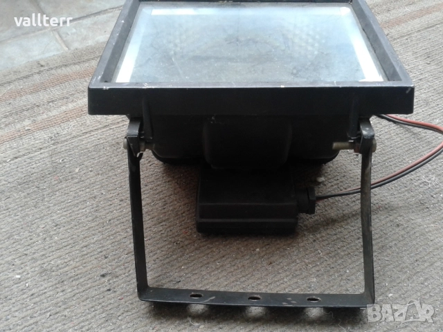 абажур.тротунетка,медали,зарядни филипс, снимка 15 - Други стоки за дома - 51963641