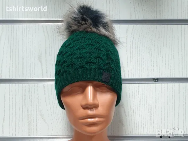 Нова дамска плетена шапка с помпон/пух в зелен цвят, снимка 4 - Шапки - 48208906