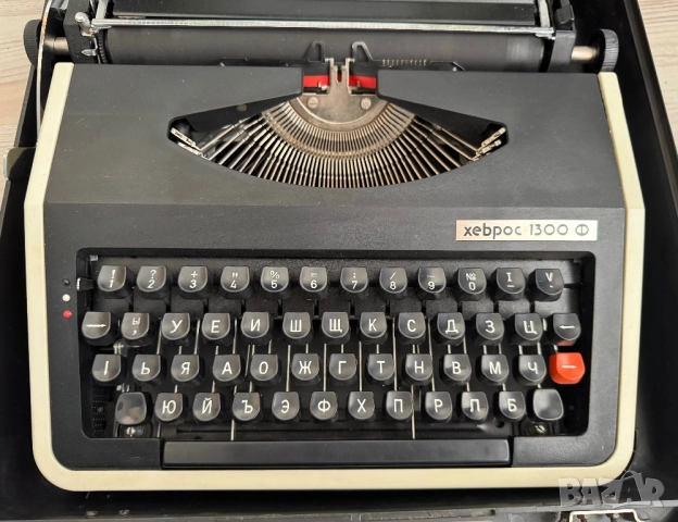 Пишеща машина модел Хеброс 1300 Ф, снимка 2 - Други ценни предмети - 52623223