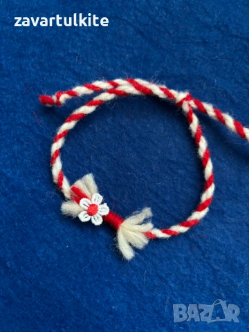 Вълнени гривни с цвете