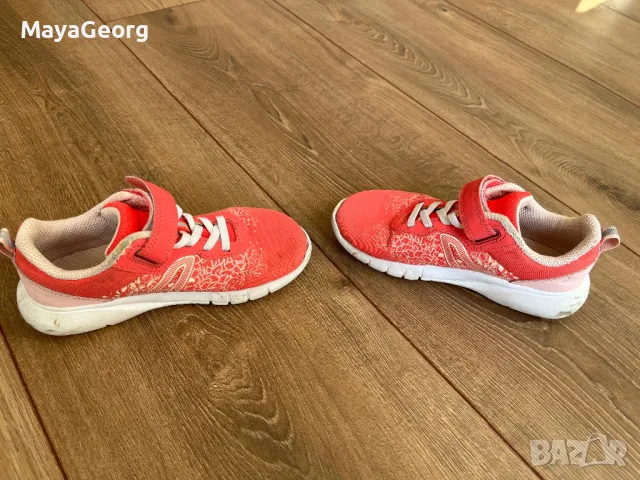 Маратонки 31 номер от Декатлон, снимка 2 - Детски маратонки - 47336899