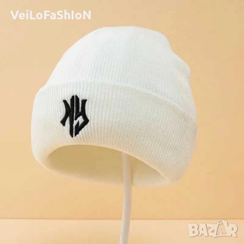 Нова зимна шапка с логото NEW YORK в бял или черен цвят , снимка 9 - Шапки - 47838490