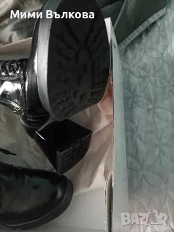 Продавам топли черни боти естествен лак