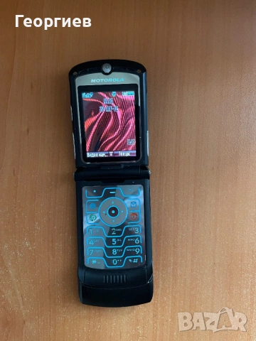 Motorola V3, снимка 2 - Nokia - 53219619