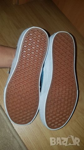 Нови сребристи сникърси Vans, снимка 4 - Кецове - 34786493