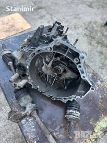 Скоростна кутия Мазда 6 GG 2004 , снимка 2 - Части - 51961061