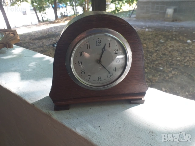 Стар антикварен красив настолен часовник