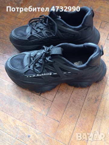 Дамски спортни обувки много удобни , снимка 2 - Маратонки - 53494414