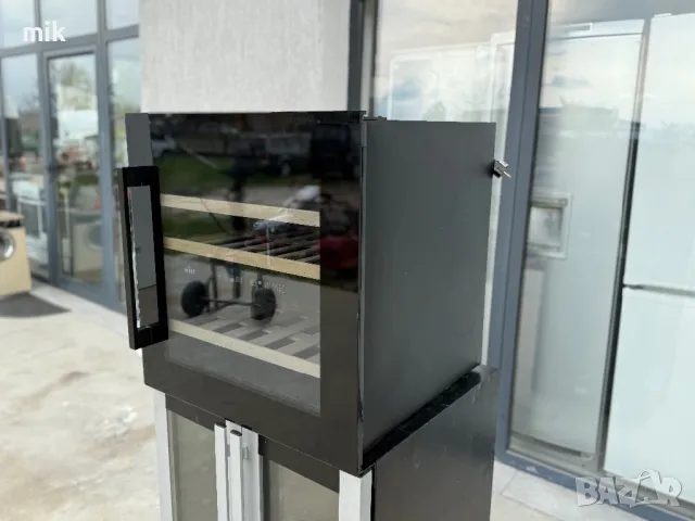 Малка хладилна витрина На 2 нива  Като НОВА, снимка 2 - Витрини - 49848468
