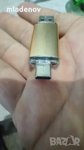 Двойна флашка USB + USB-C 32GB, снимка 2 - USB кабели - 51199089