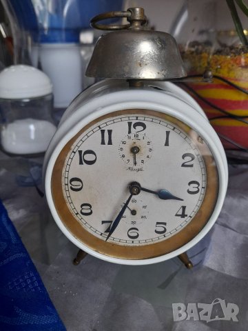 Руски  ръчен часовник Чайка и немски будилник, снимка 8 - Други ценни предмети - 33182570