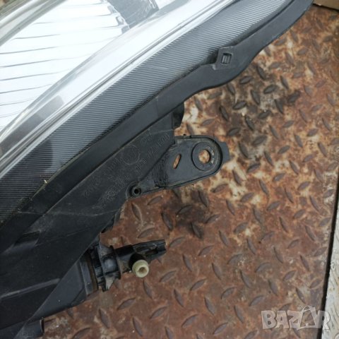 Десен фар дачия докер, снимка 3 - Части - 44046624
