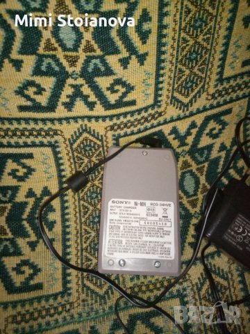 Зарядно устройство за батерии., снимка 1 - Друга електроника - 38450977