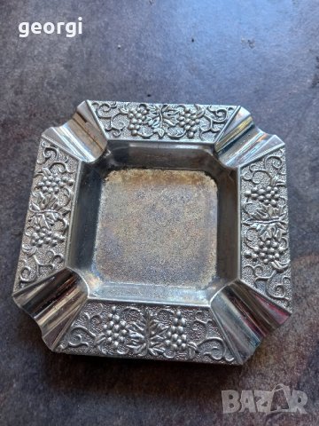 Ретро метален пепелник   16/3