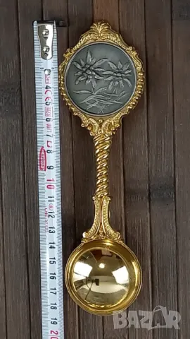 3 златисти лъжици с дървена поставка за стена, снимка 6 - Други - 49653736