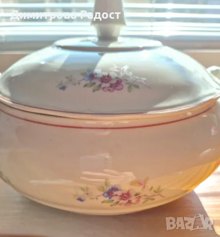 Порцеланов супник с капак Ябълков цвят! Състояние ново! , снимка 3 - Антикварни и старинни предмети - 49129678