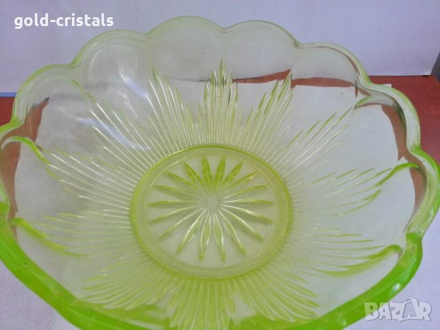 кристална купа фруктиера ураново стъкло , снимка 2 - Антикварни и старинни предмети - 26643972