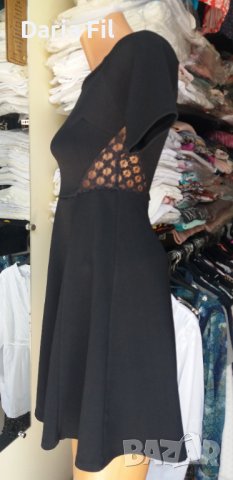 Черна кукленска рокля с отворени рамене, късо ръкавче и дантела в талията. , снимка 3 - Рокли - 37497683