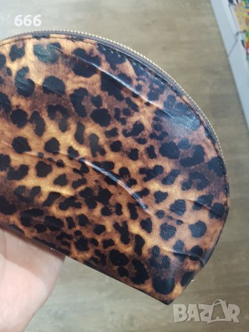 Несесери, снимка 2 - Портфейли, портмонета - 42977514