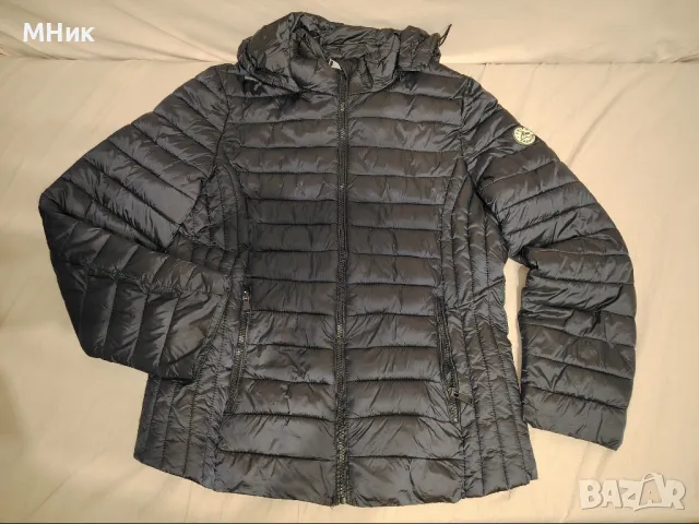 Дамско яке с качулка 