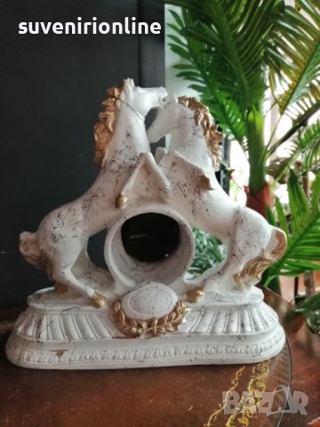 Статуетка коне с часовник , снимка 2 - Статуетки - 38256881