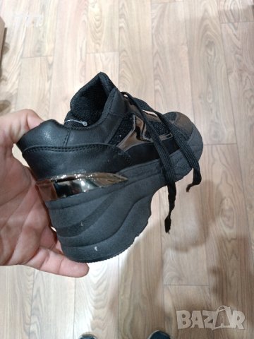 обувки , снимка 3 - Дамски ежедневни обувки - 43587592