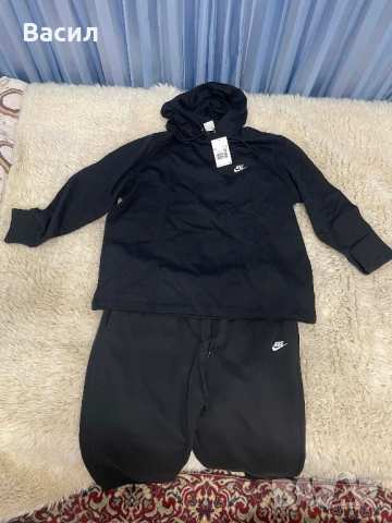 ЧИСТО НОВ ! С етикетите оригинален анцунг Nike Sportswear Club цвят черен