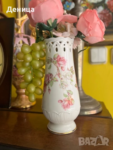Aynsley  “Elizabeth Rose”🌹  Фин английски порцелан Ваза с дантела💗 , снимка 3 - Вази - 51174349