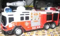 Голяма метална пожарна кола с пластмасови елементи, снимка 1
