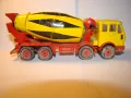 1/55 SIKU MERCEDES BENZ БЕТОНОВОЗ ИГРАЧКА КОЛИЧКА МОДЕЛ, снимка 6