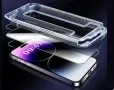 Стъклен screen protector Easy Stick с монтажна рамка за iPhone 14 Pro Max / 15 Plus 6.7 / Черен / Ба, снимка 1