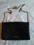 Дамска чанта Bershka-нова,черна,малка-Промоция до 17.5, снимка 1 - Чанти - 40807568