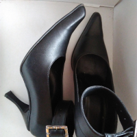 Дамски обувки с катарама, снимка 4 - Дамски елегантни обувки - 36505371