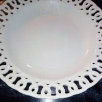 Порцеланова чиния, снимка 1 - Чинии - 27835647
