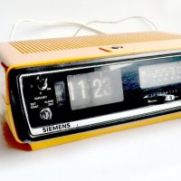 Радиобудилник със сгъваем номер на часовника от SIEMENS, снимка 1 - Антикварни и старинни предмети - 40294360