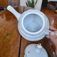 Стар порцеланов чайник #3, снимка 6 - Антикварни и старинни предмети - 40876252