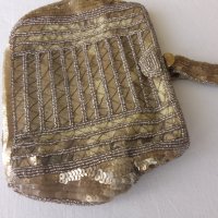 Винтидж чанта -протмоне с стъклени манйста 1920г ръчно изработена ,размери Височина 11см, ширина,16,, снимка 1 - Други ценни предмети - 40811981