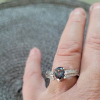 Дамски сребърен пръстен с камък мистик топаз.Състояние ново! , снимка 3 - Пръстени - 43055757
