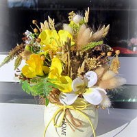 Цветя в керамична кашпа, снимка 1 - Изкуствени цветя - 43656019