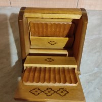 2 Vintage дървени пирографирани настолни табакери за 20 и за 40 цигари , снимка 3 - Антикварни и старинни предмети - 38832951
