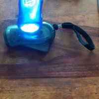 фенер с динамо еко, работи без батерии, задейства се с ръка от акумулаторна батерия, внос от Холанди, снимка 4 - Къмпинг осветление - 38895256