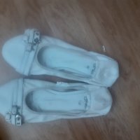 Бели обувки, снимка 1 - Дамски ежедневни обувки - 35538075