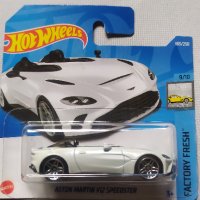 Hot Wheels Aston Martin V12 Speedster, снимка 1 - Колекции - 37907590