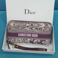 ✨Christian Dior различни цветове уникални дамски портмонета с кутия✨, снимка 3 - Портфейли, портмонета - 43420549