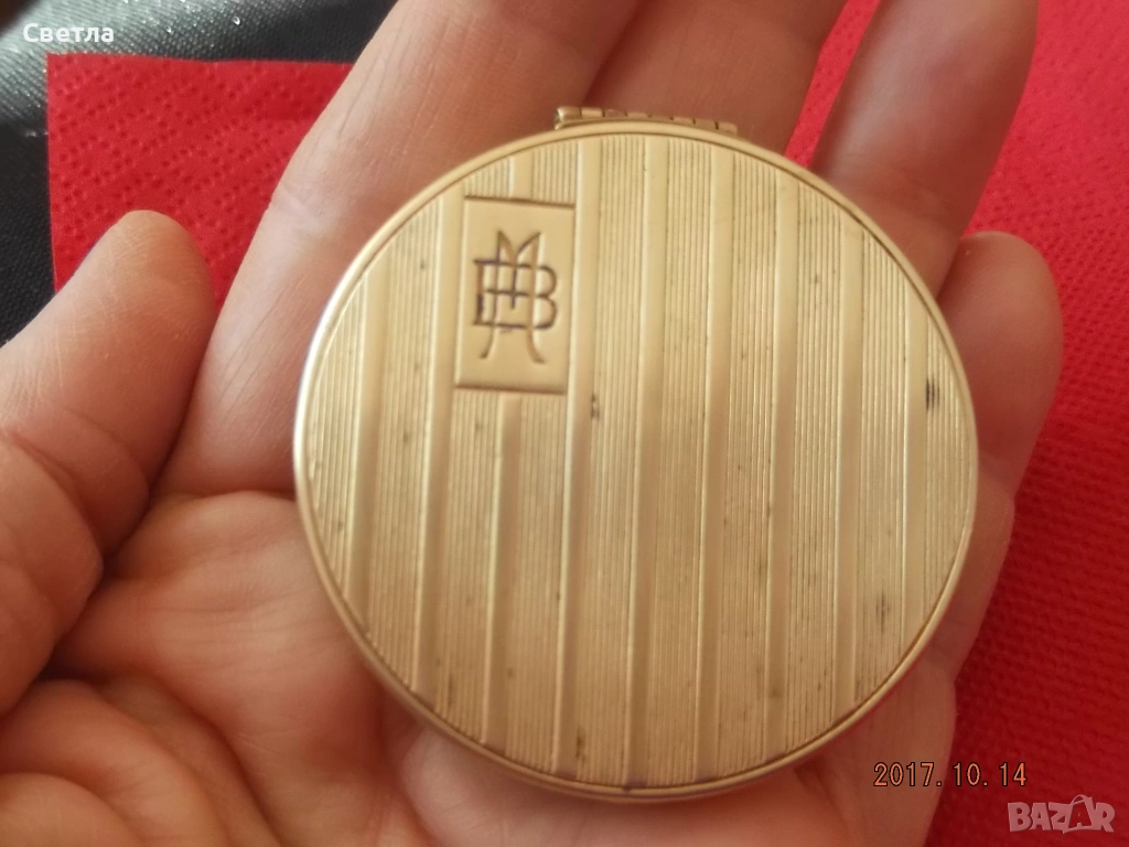 Пудриера на Mignot Boucher Paris, от началото на миналия век и Картичка от Париж от 1937 г ., снимка 1