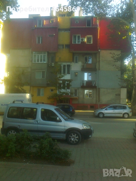 Тристаен в центъра, снимка 1