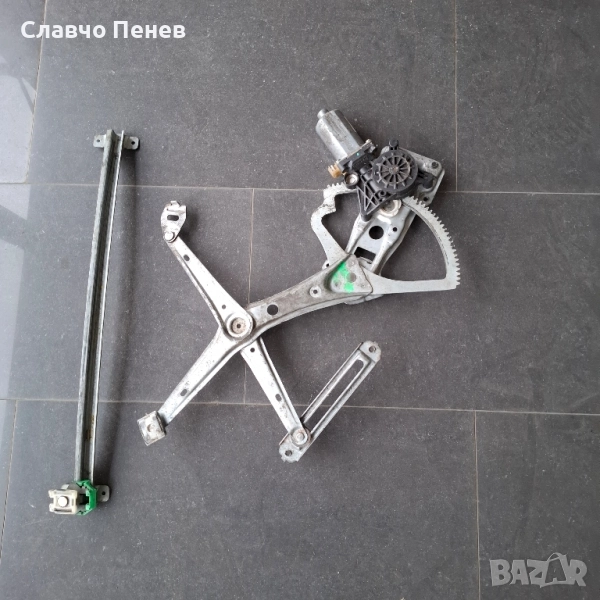 Машинка стъкло предна лява за Mercedes W210., снимка 1